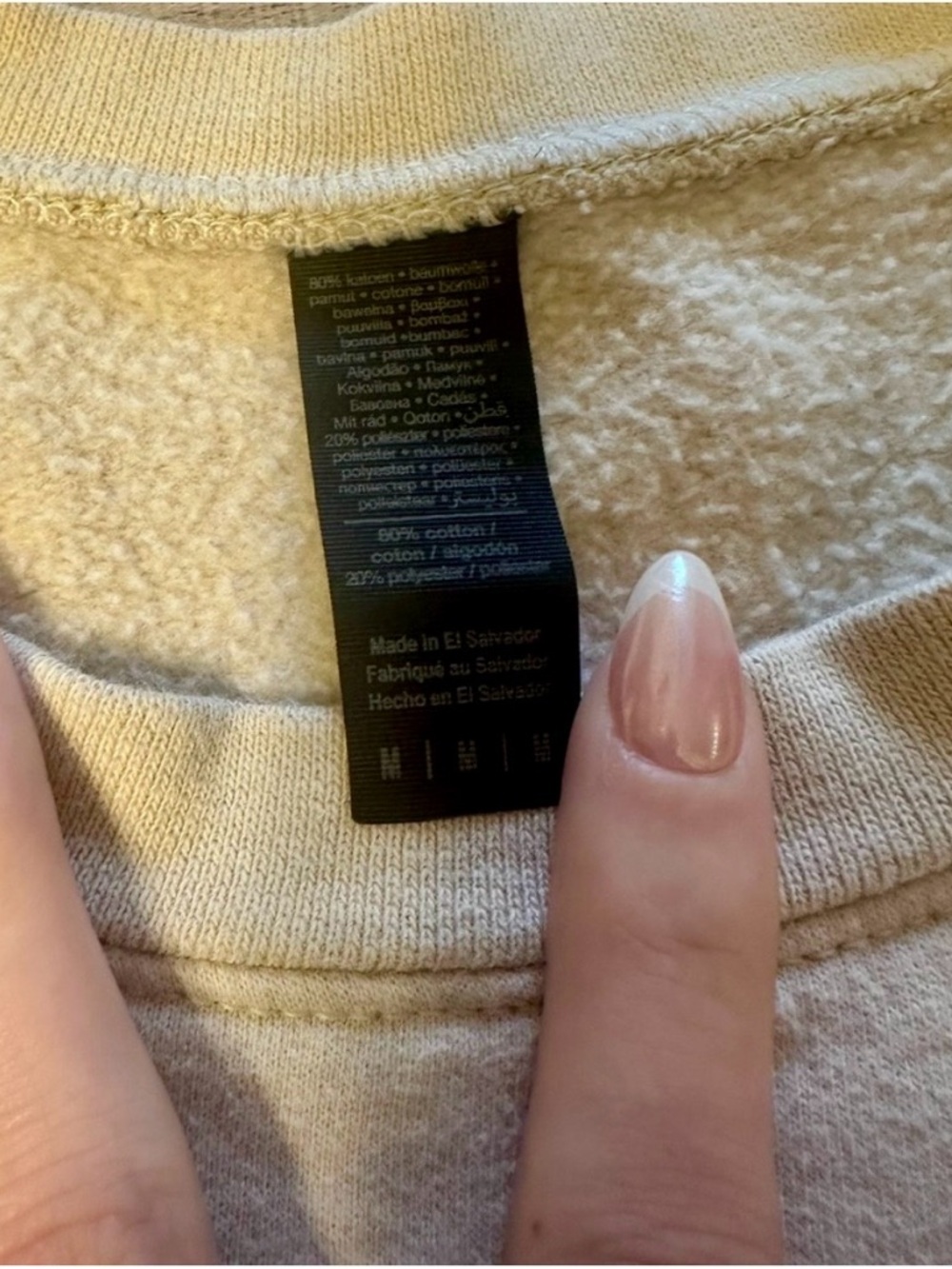 Crew Neck Graphic Sweatshirt "hot girls read books" - Picture 2 of 2